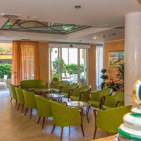 מלון Milano Simple 3*