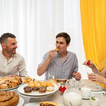 מלון Milano Simple