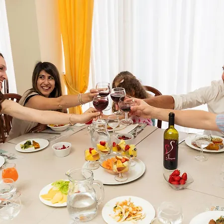 Milano Simple מלון בלריה-איגאה מרינה