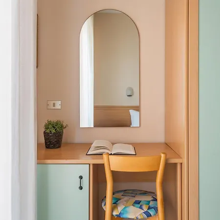 מלון Milano Simple 3*