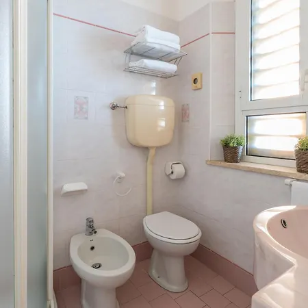 Milano Simple מלון בלריה-איגאה מרינה